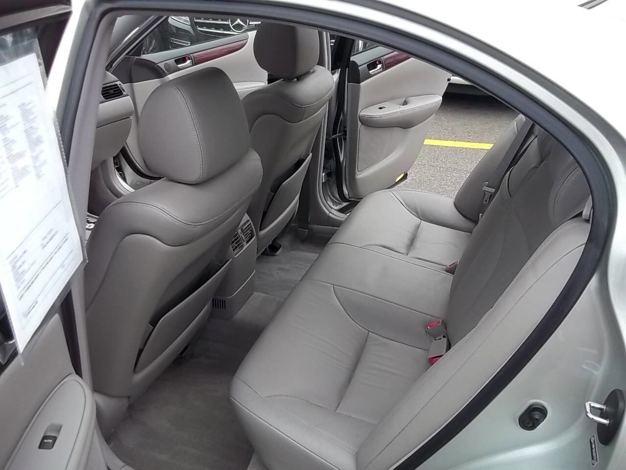 Used 2003 Lexus ES 330 FWD image 9