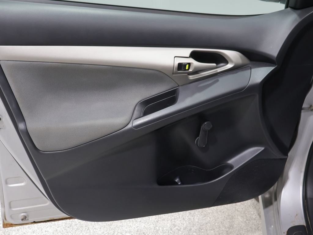 Used 2009 Toyota Matrix FWD image 12