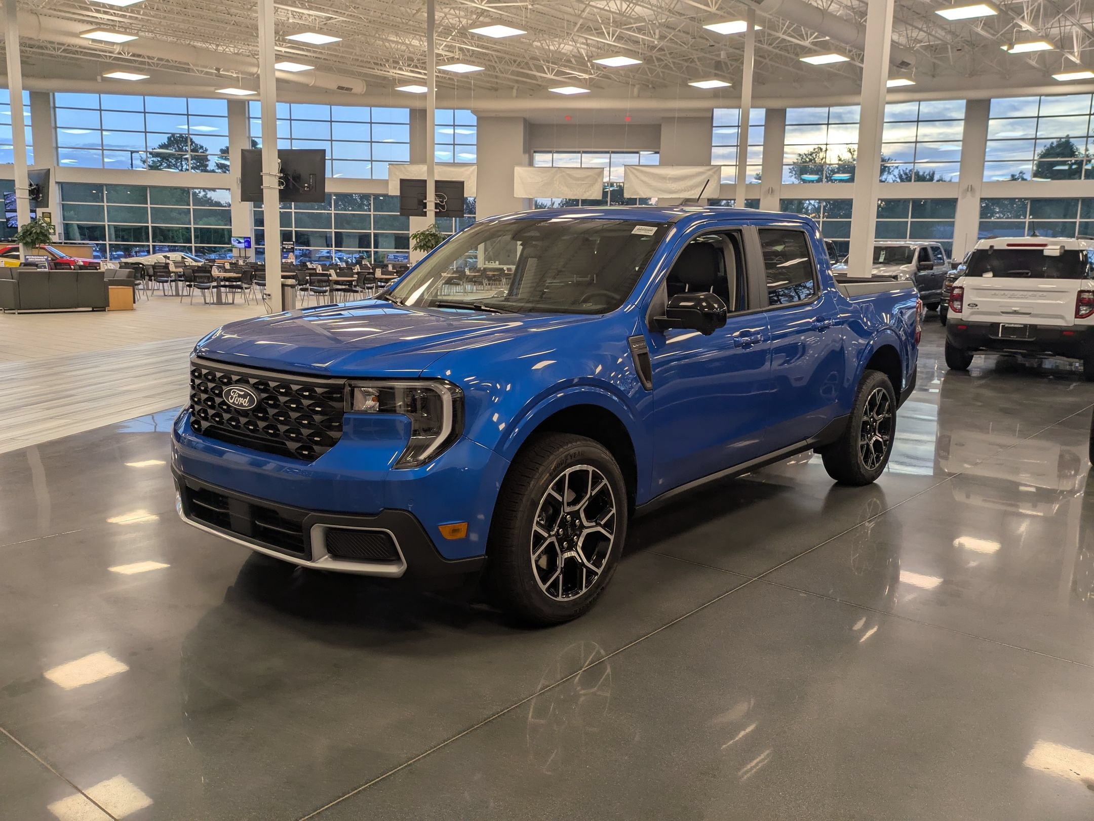 New 2026 Ford Maverick Lariat w/ 4K Tow Package AWD/4WD image 8