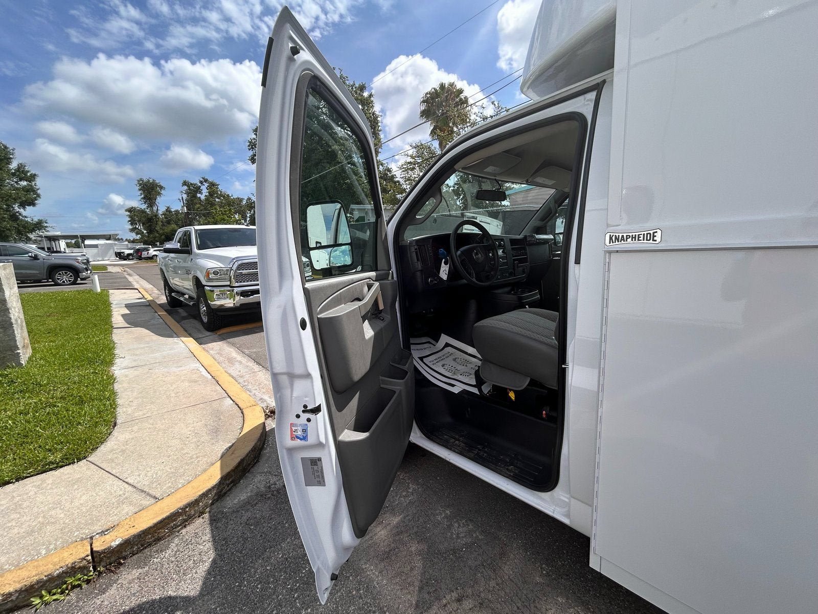 New 2025 GMC Savana 3500 w/ Power Convenience Package RWD image 10
