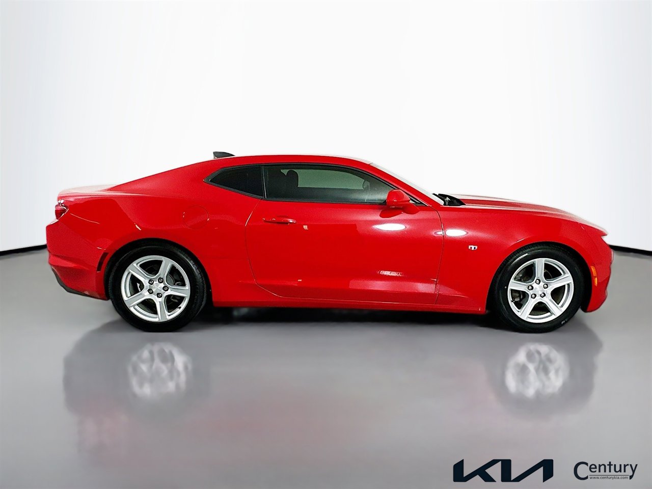 Used 2019 Chevrolet Camaro LT image 4