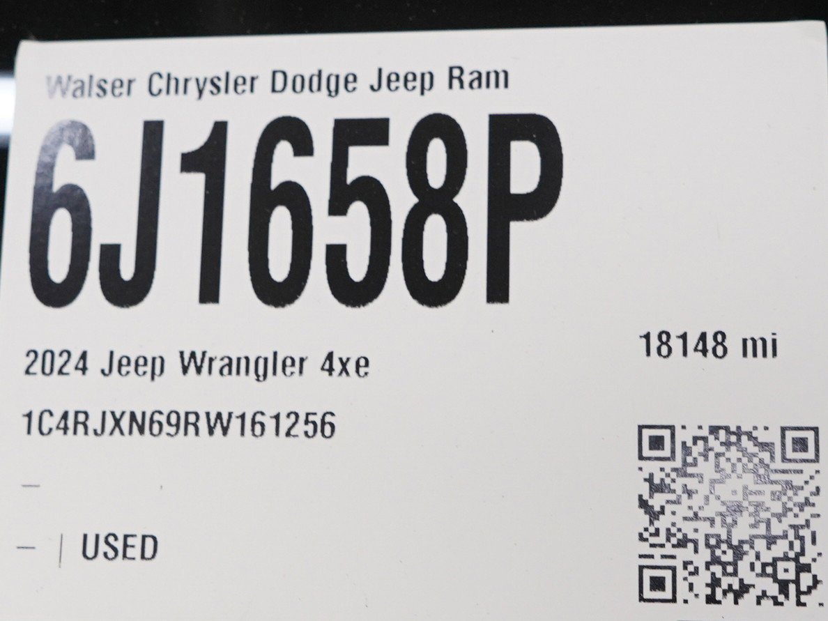 Used 2024 Jeep Wrangler Unlimited w/ Convenience Group AWD/4WD image 27