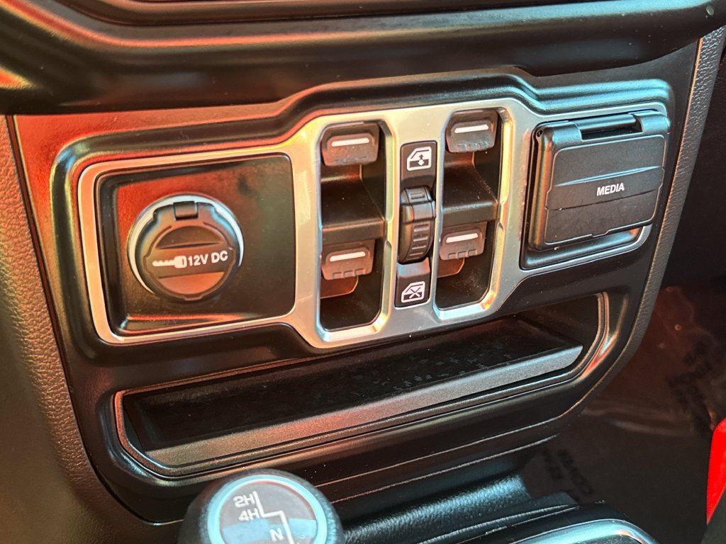 Used 2023 Jeep Gladiator Sport AWD/4WD image 27