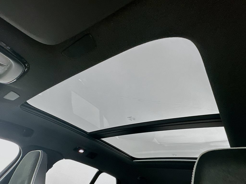 Used 2023 Volvo XC40 B5 Plus AWD/4WD image 20