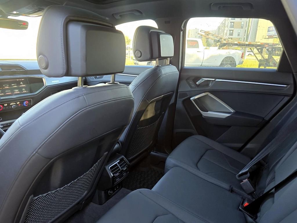 Used 2023 Audi Q3 2.0T Premium Plus w/ Premium Plus Package image 19