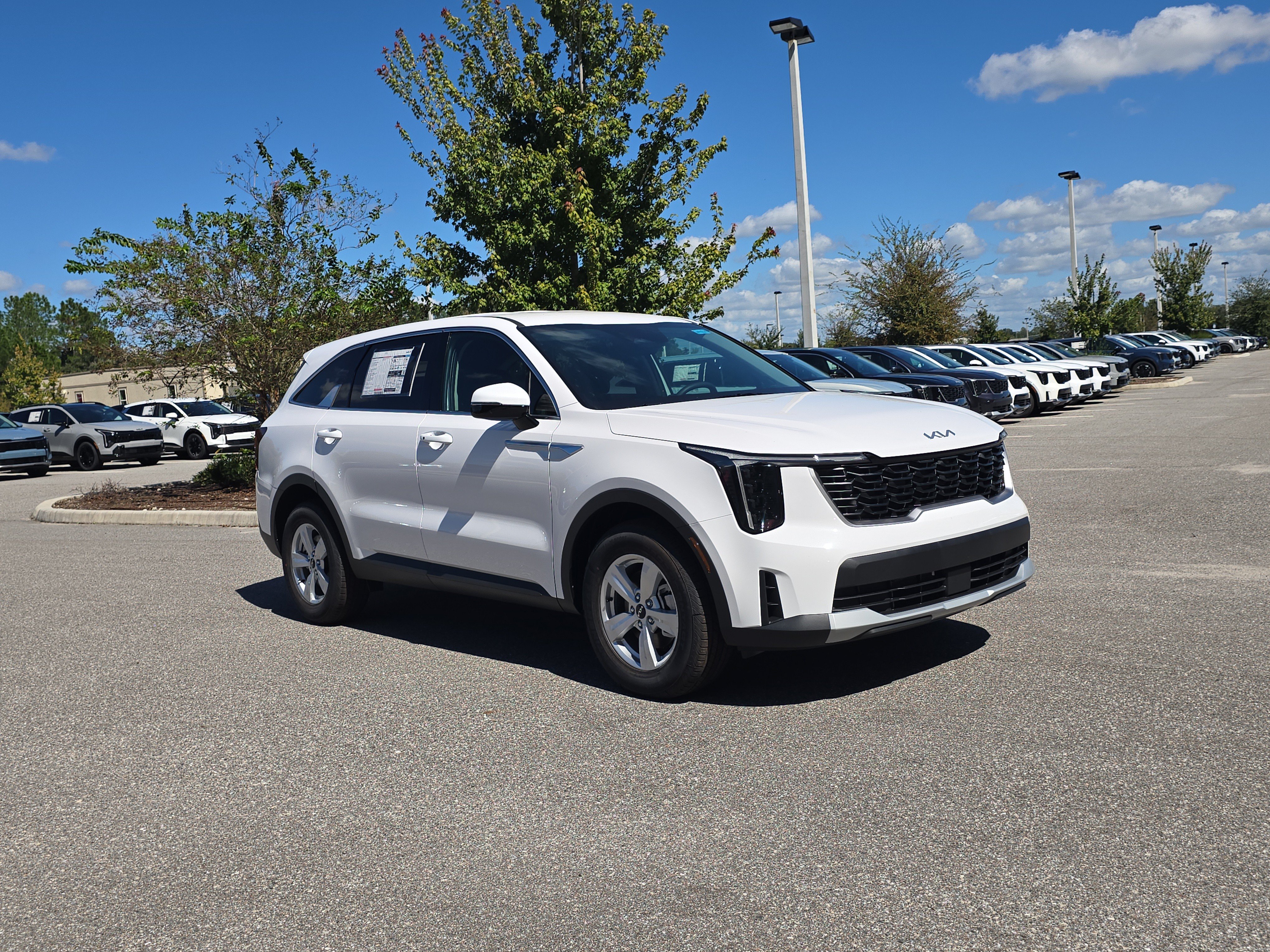 New 2026 Kia Sorento LX FWD image 2