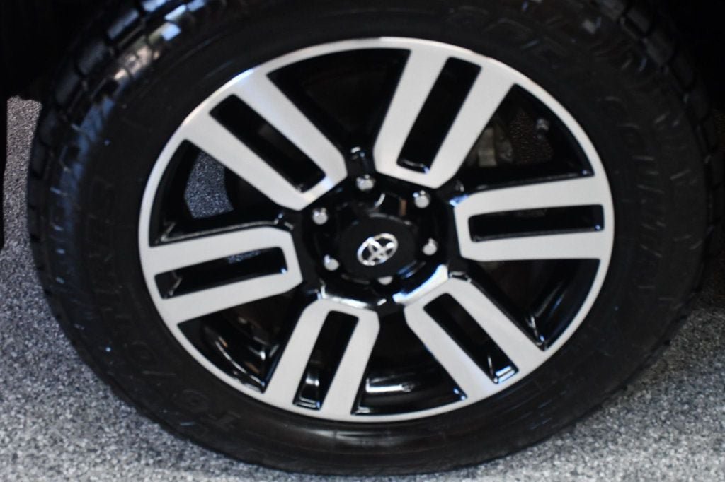 Used 2020 Toyota 4Runner Limited AWD/4WD image 18