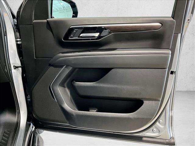 Used 2025 Chevrolet Tahoe LS RWD image 19
