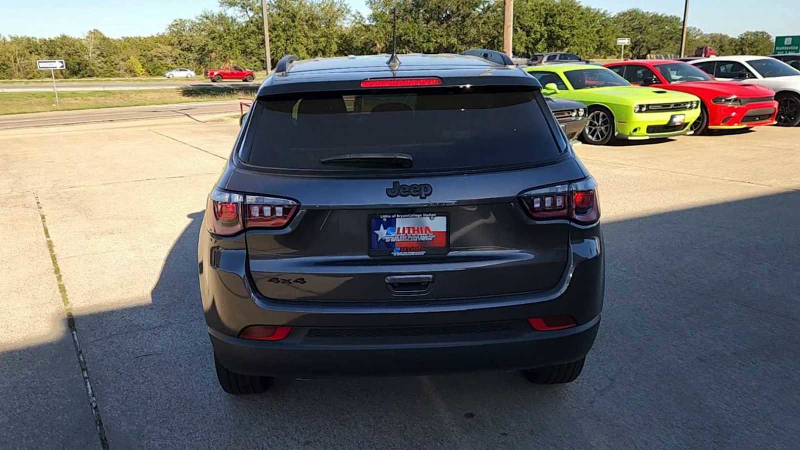 Used 2024 Jeep Compass Latitude w/ Convenience Group image 7