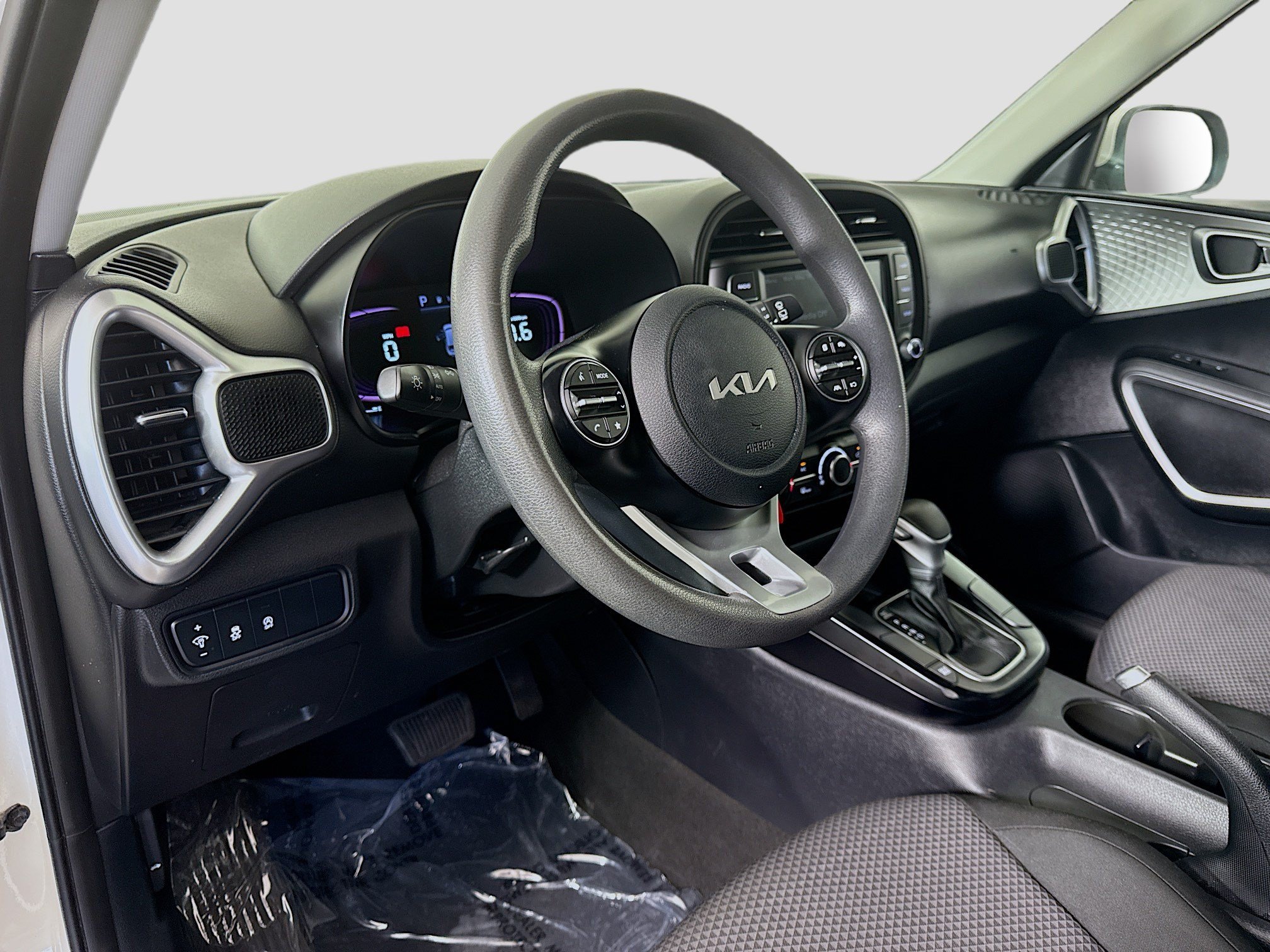 Used 2023 Kia Soul LX FWD image 22