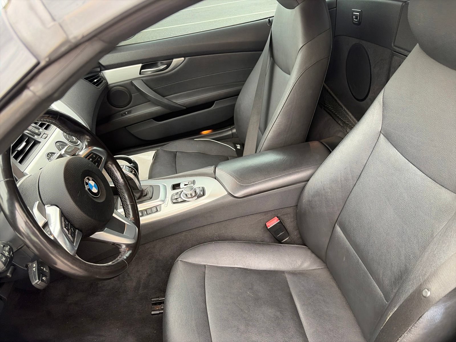 Used 2011 BMW Z4 sDrive35i RWD image 9