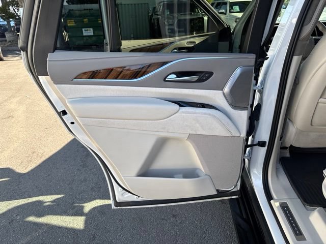Used 2022 Cadillac Escalade Sport Platinum w/ LPO, ONYX Package AWD/4WD image 17