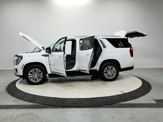 Used 2025 GMC Yukon Denali RWD image 13