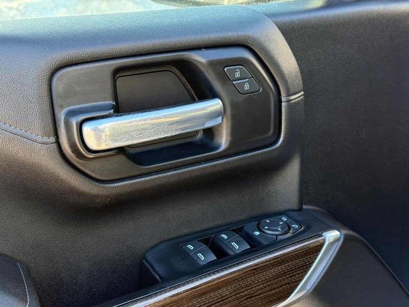 Used 2020 Chevrolet Silverado 1500 LT image 18