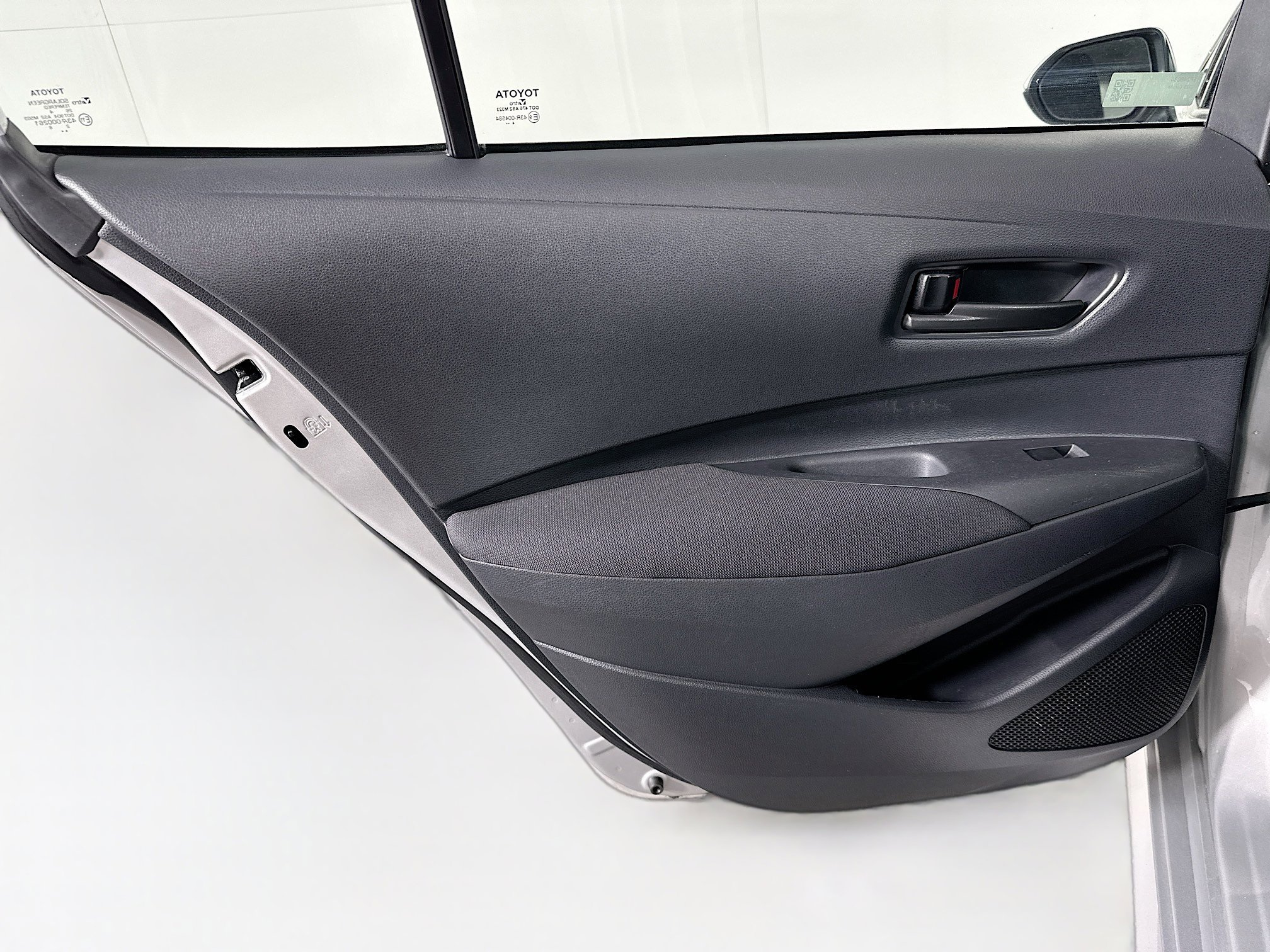 Used 2025 Toyota Corolla LE image 25