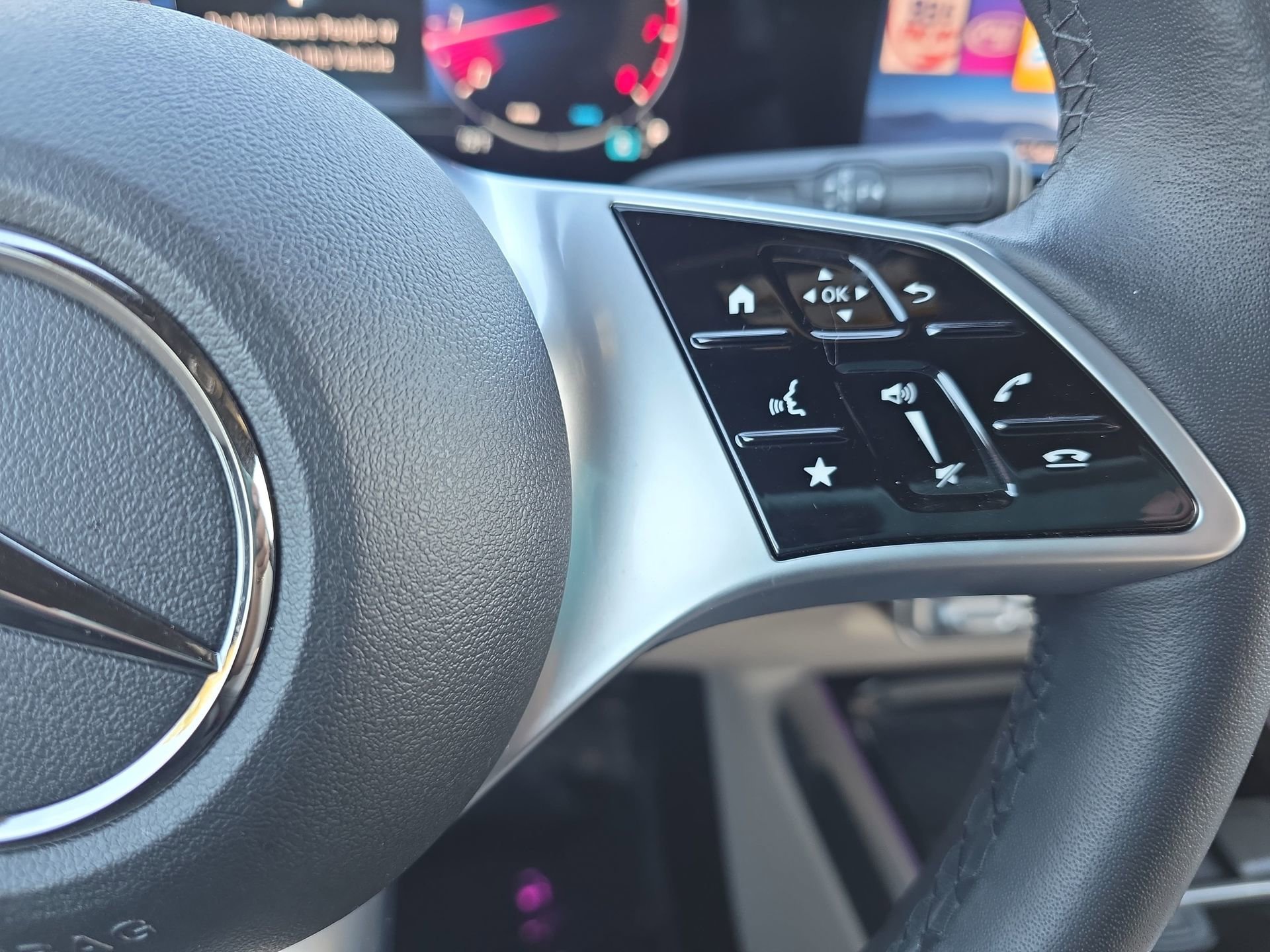 Certified 2025 Mercedes-Benz GLB 250 image 18