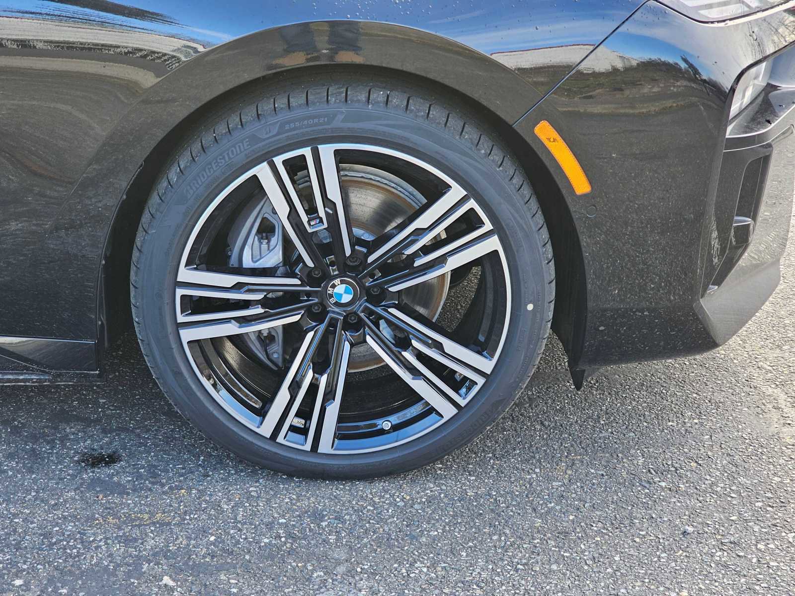 New 2024 BMW i7 xDrive60 image 9