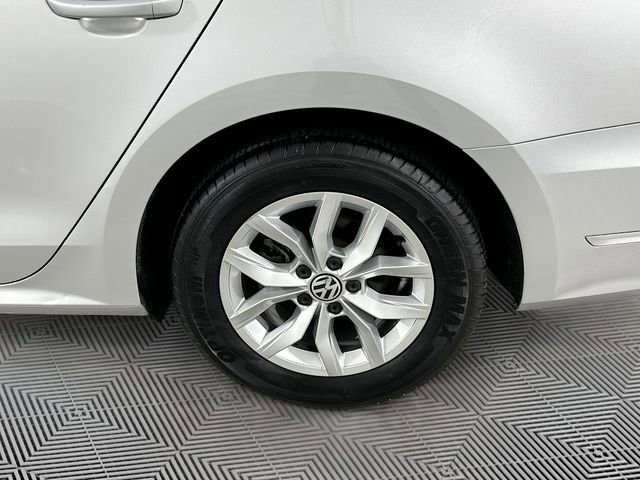 Used 2018 Volkswagen Passat 2.0T S w/ Driver Assistance Package image 9