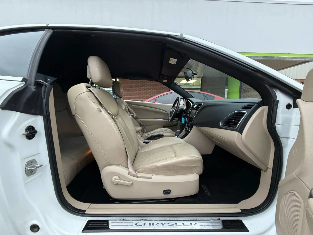 Used 2011 Chrysler 200 Limited image 10