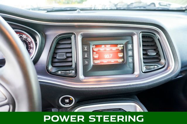 Used 2016 Dodge Challenger SXT image 8