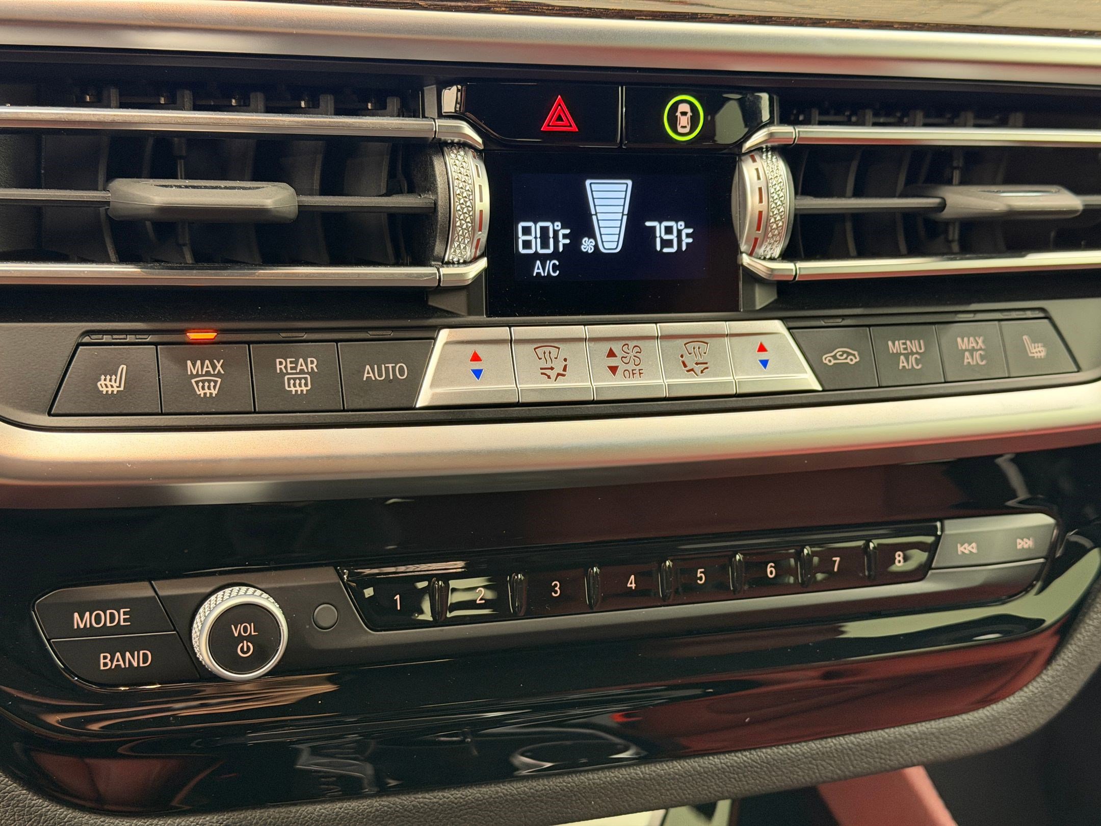 Certified 2025 BMW X4 xDrive30i w/ Premium Package image 25