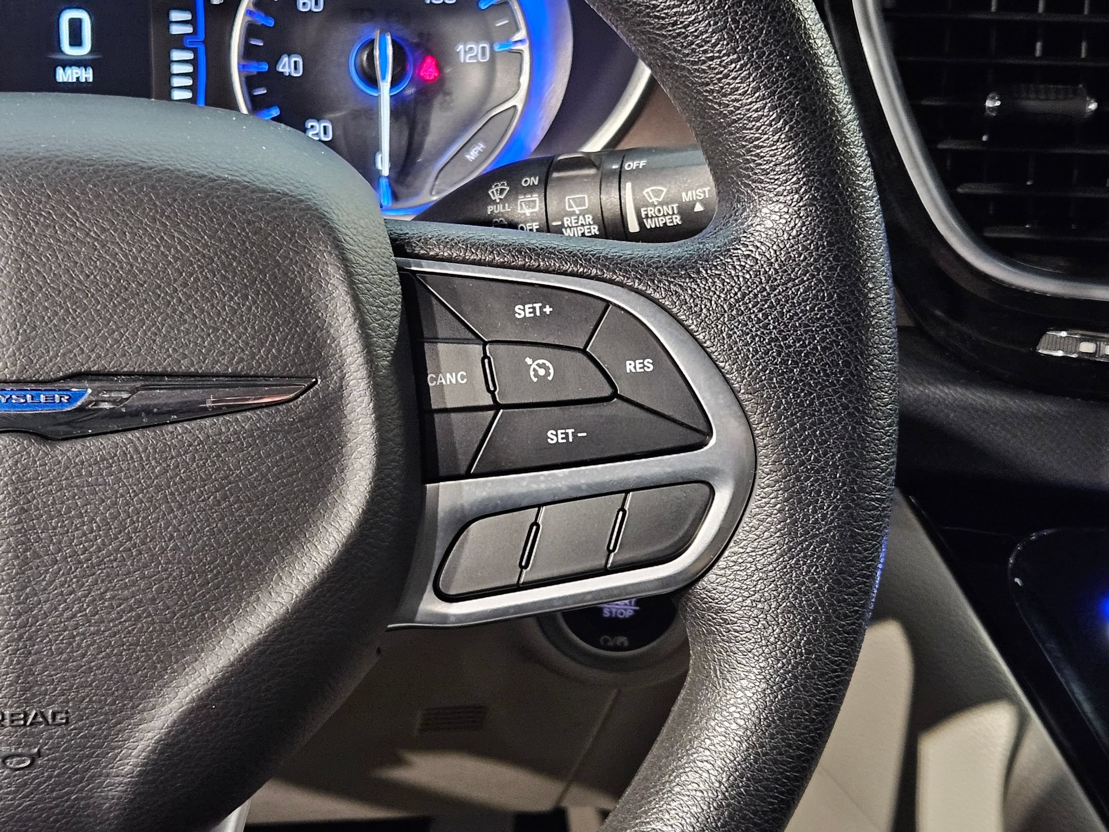 Used 2021 Chrysler Voyager L FWD image 28