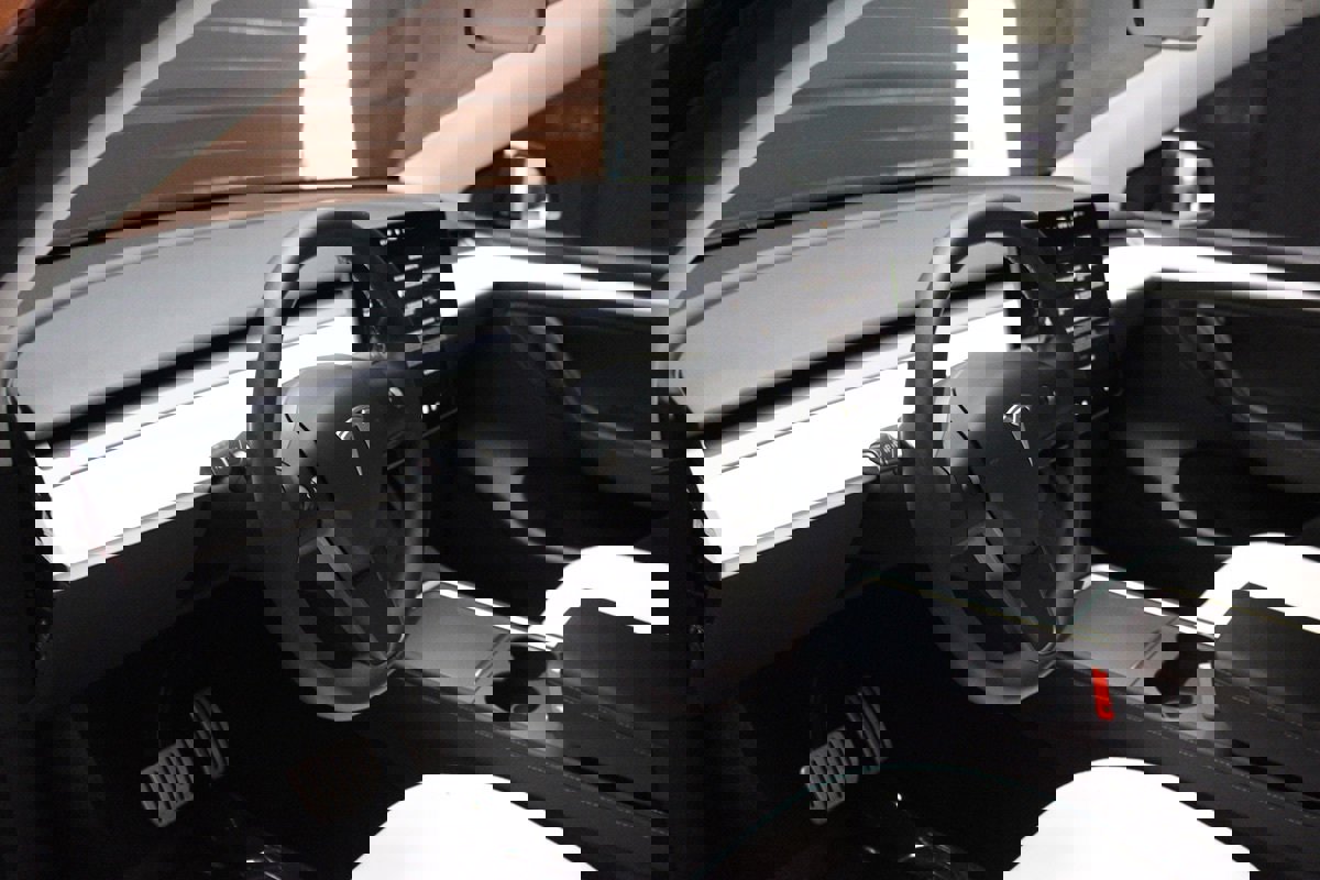 Used 2023 Tesla Model Y Performance image 36