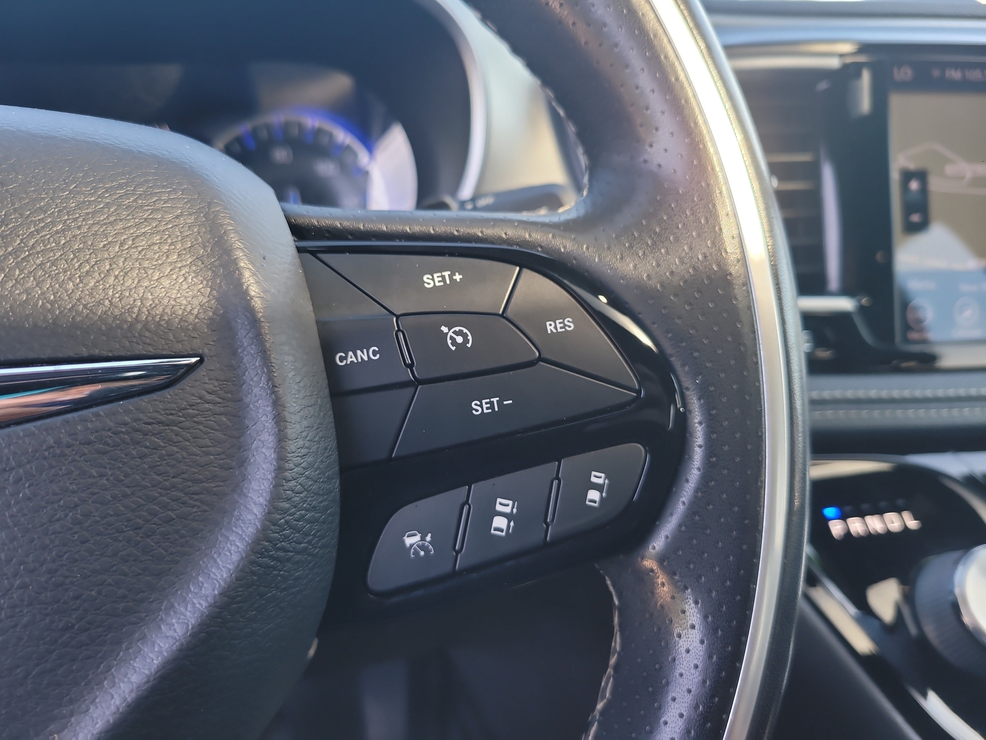 Used 2020 Chrysler Pacifica Limited w/ Advanced Safetytec Group FWD image 29