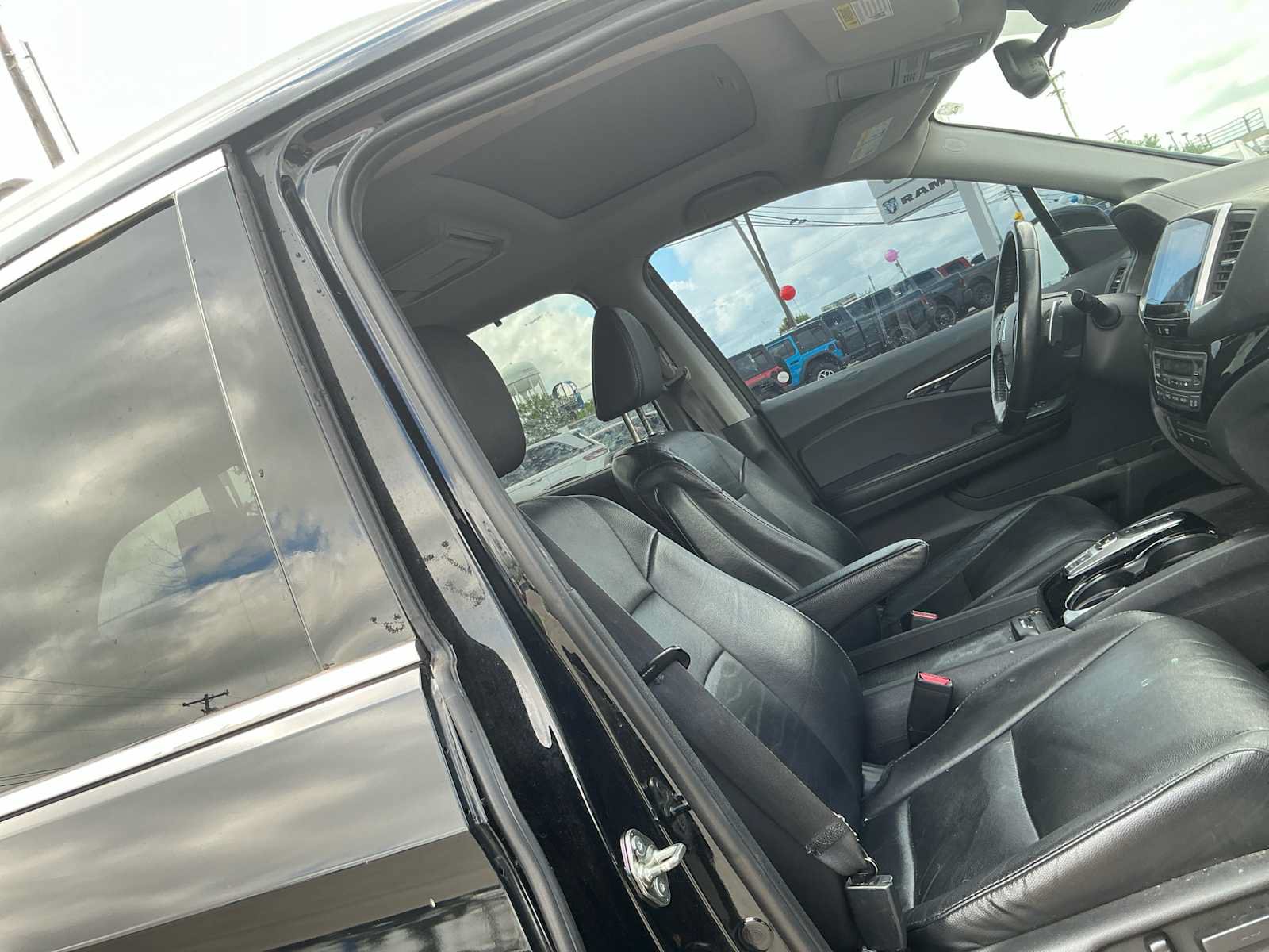 Used 2018 Honda Pilot Touring image 15