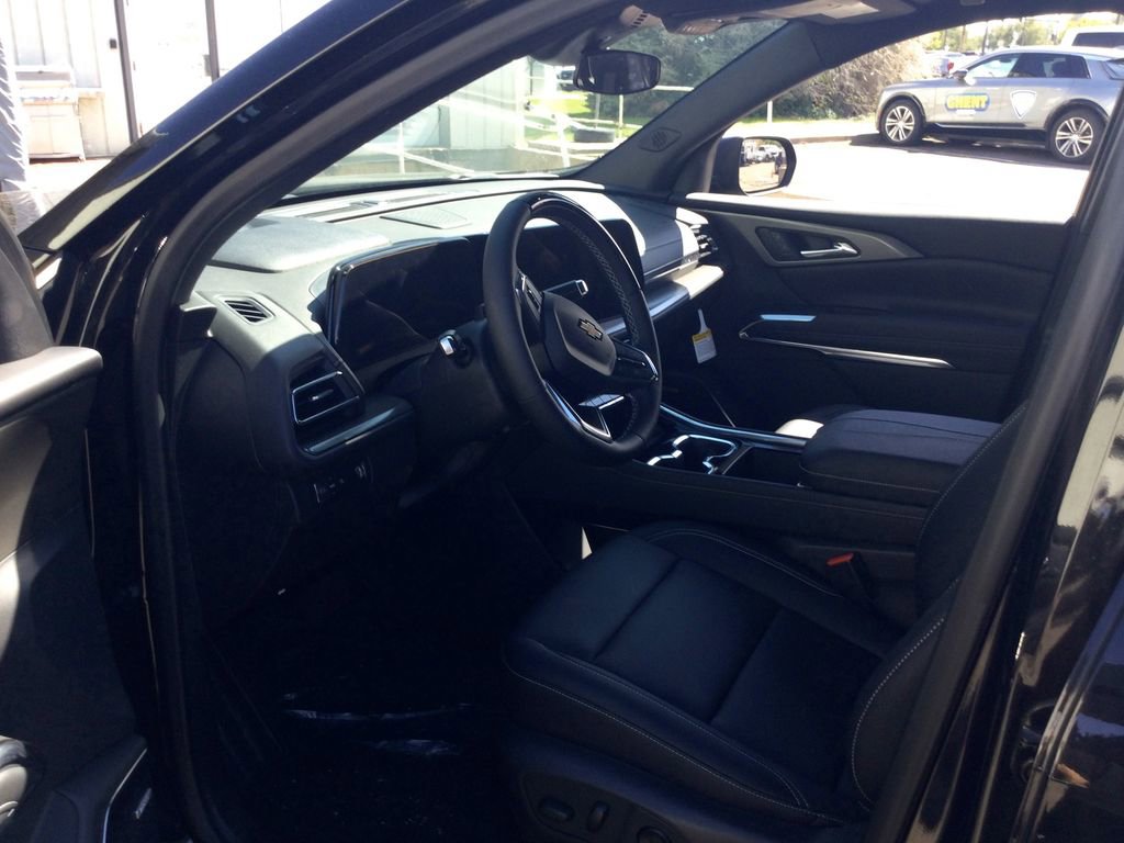 New 2025 Chevrolet Traverse LT w/ Enhanced Driving Package image 16