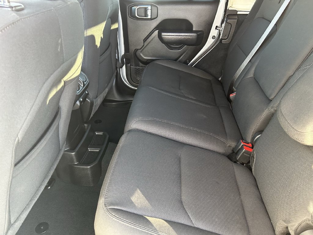 Used 2023 Jeep Wrangler Unlimited AWD/4WD image 18