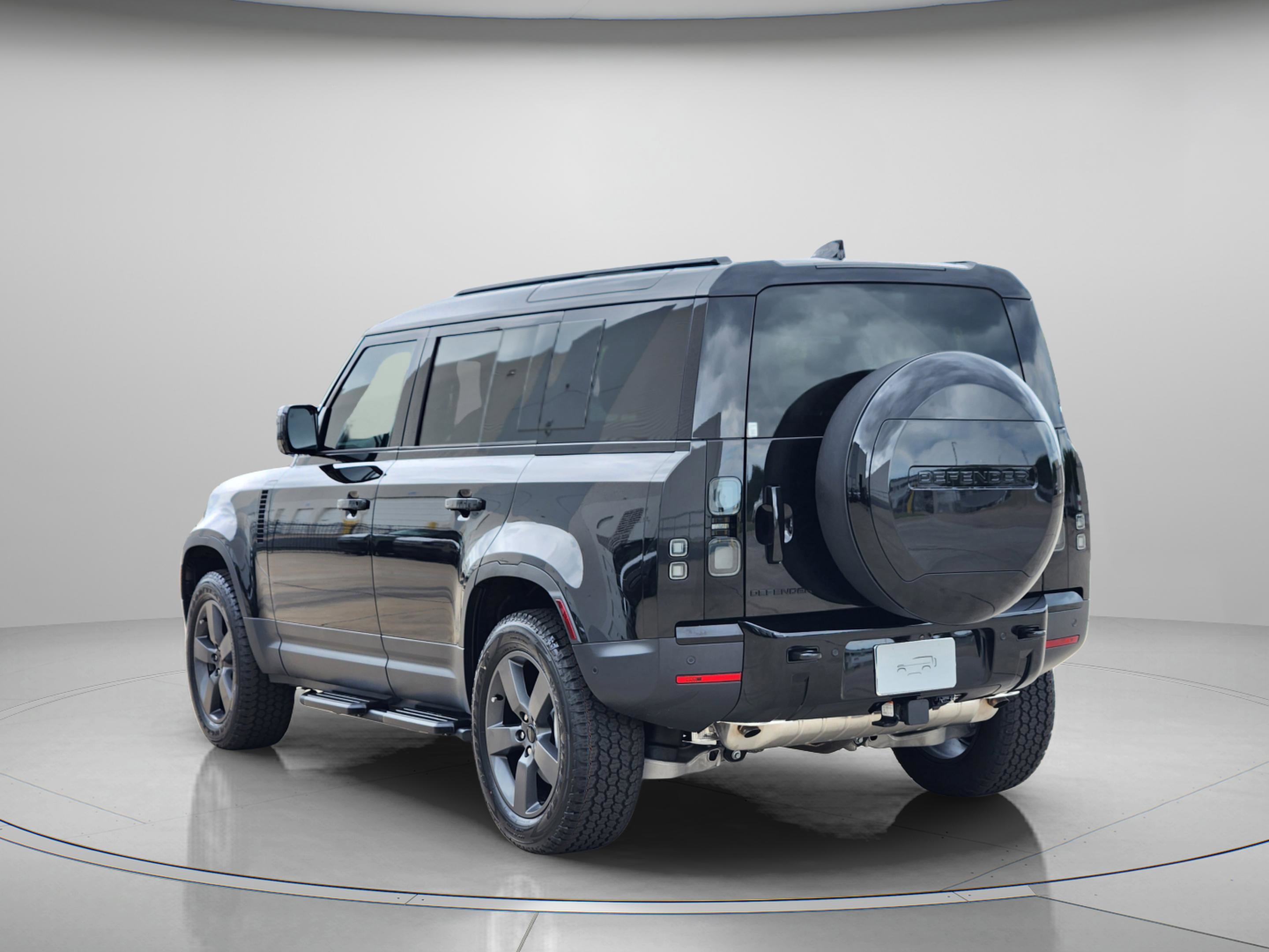 New 2026 Land Rover Defender 110 S AWD/4WD image 3