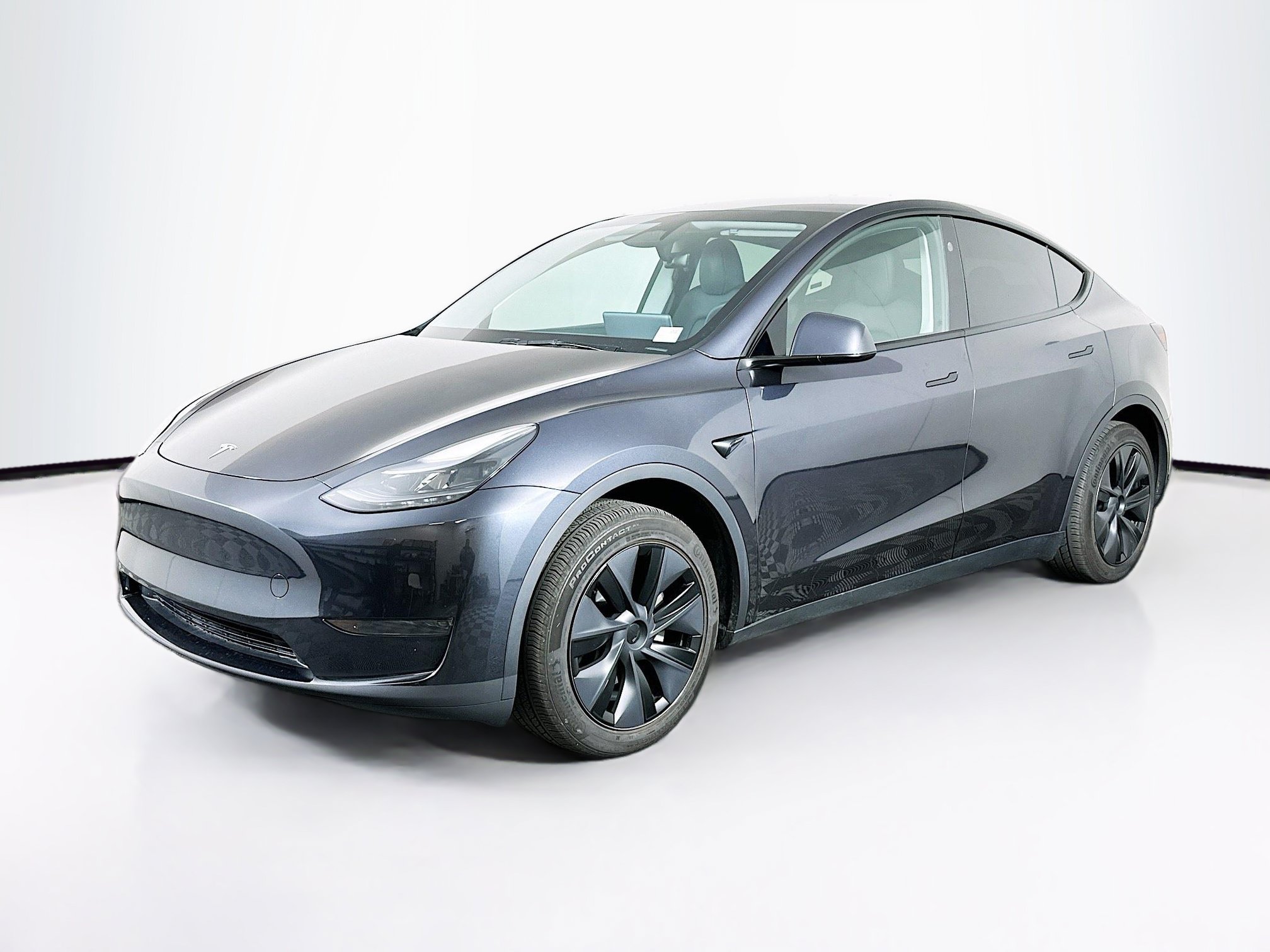 Used 2025 Tesla Model Y Long Range RWD image 3
