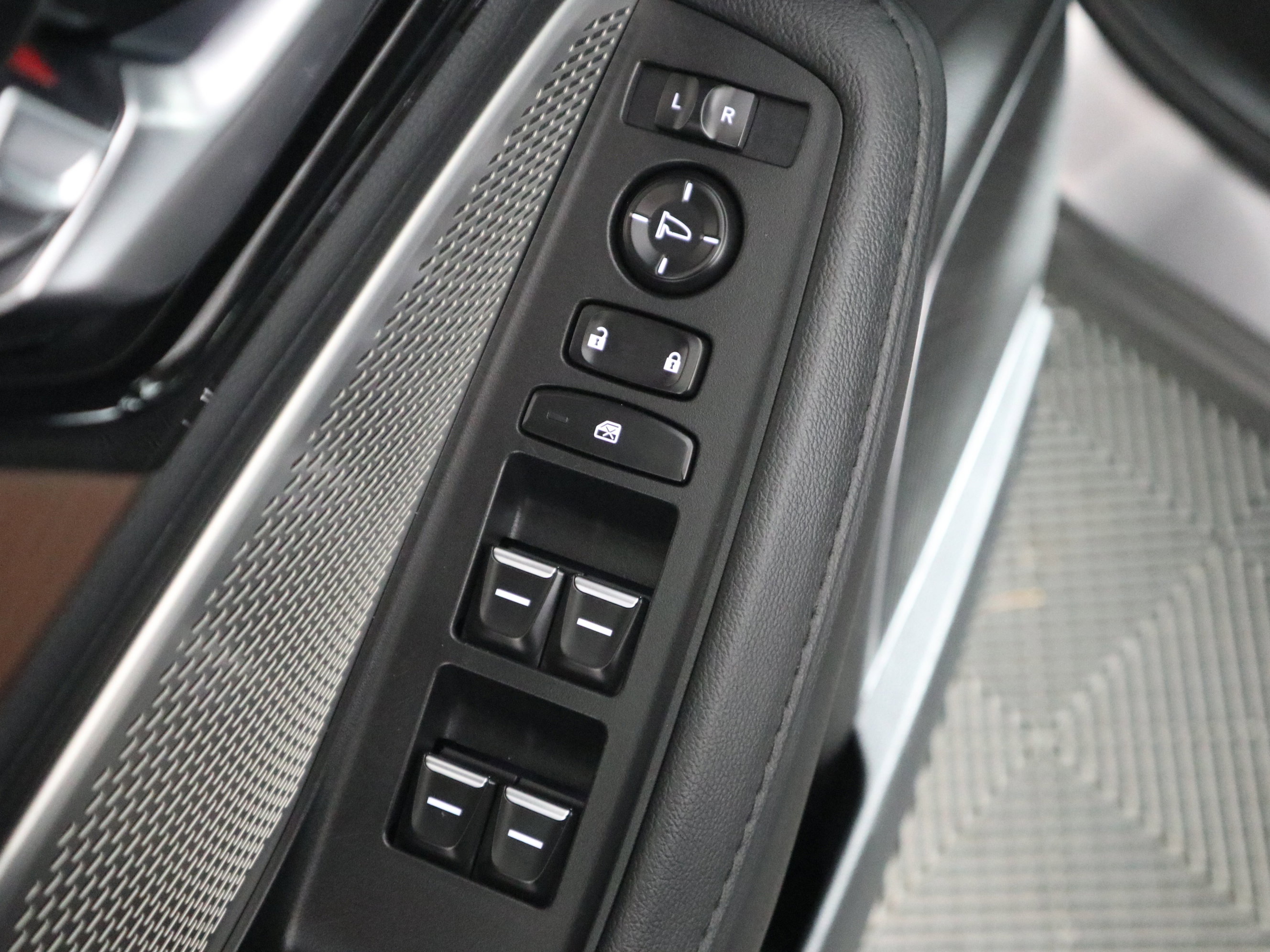 Used 2022 Acura MDX SH-AWD image 41