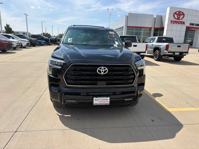 Used 2025 Toyota Sequoia Limited w/ Tow Technology Package AWD/4WD image 2