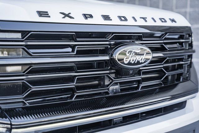 New 2026 Ford Expedition Platinum w/ Stealth Performance Package image 19