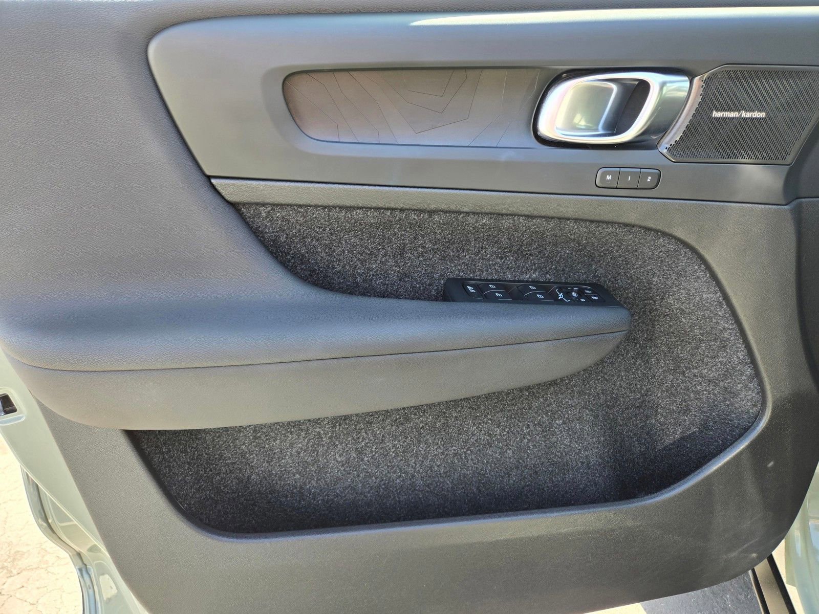 Certified 2023 Volvo C40 P8 Recharge Ultimate AWD/4WD image 14