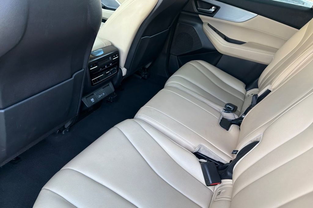 Used 2023 Acura MDX SH-AWD image 12