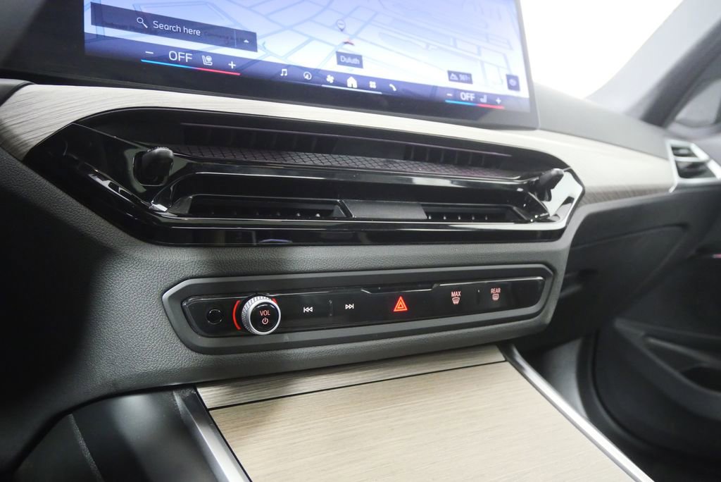 Certified 2025 BMW 330i Sedan image 23