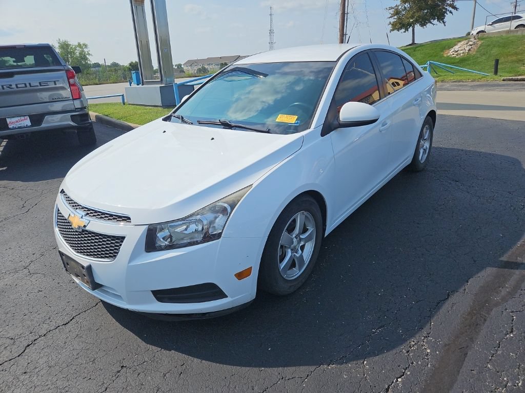 Used 2014 Chevrolet Cruze LT w/ Technology Package FWD image 3
