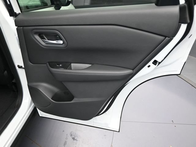 Used 2026 Nissan Rogue SV AWD/4WD image 31