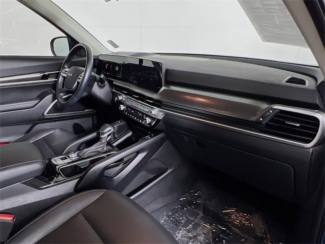Used 2023 Kia Telluride S image 40
