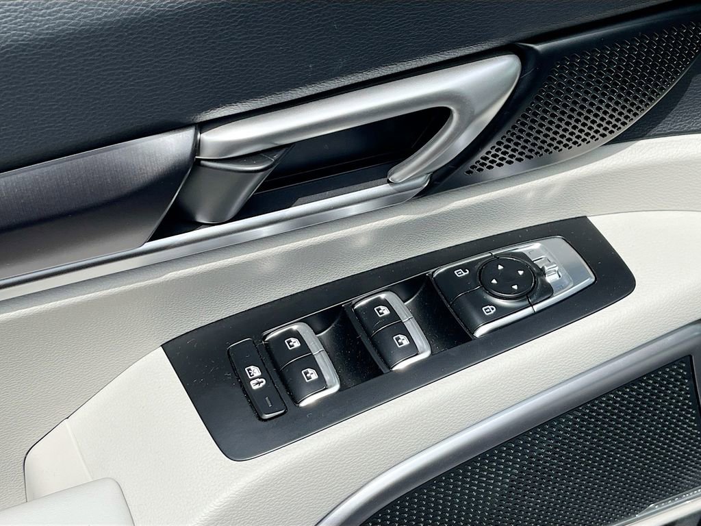 Certified 2025 Kia Telluride S image 12