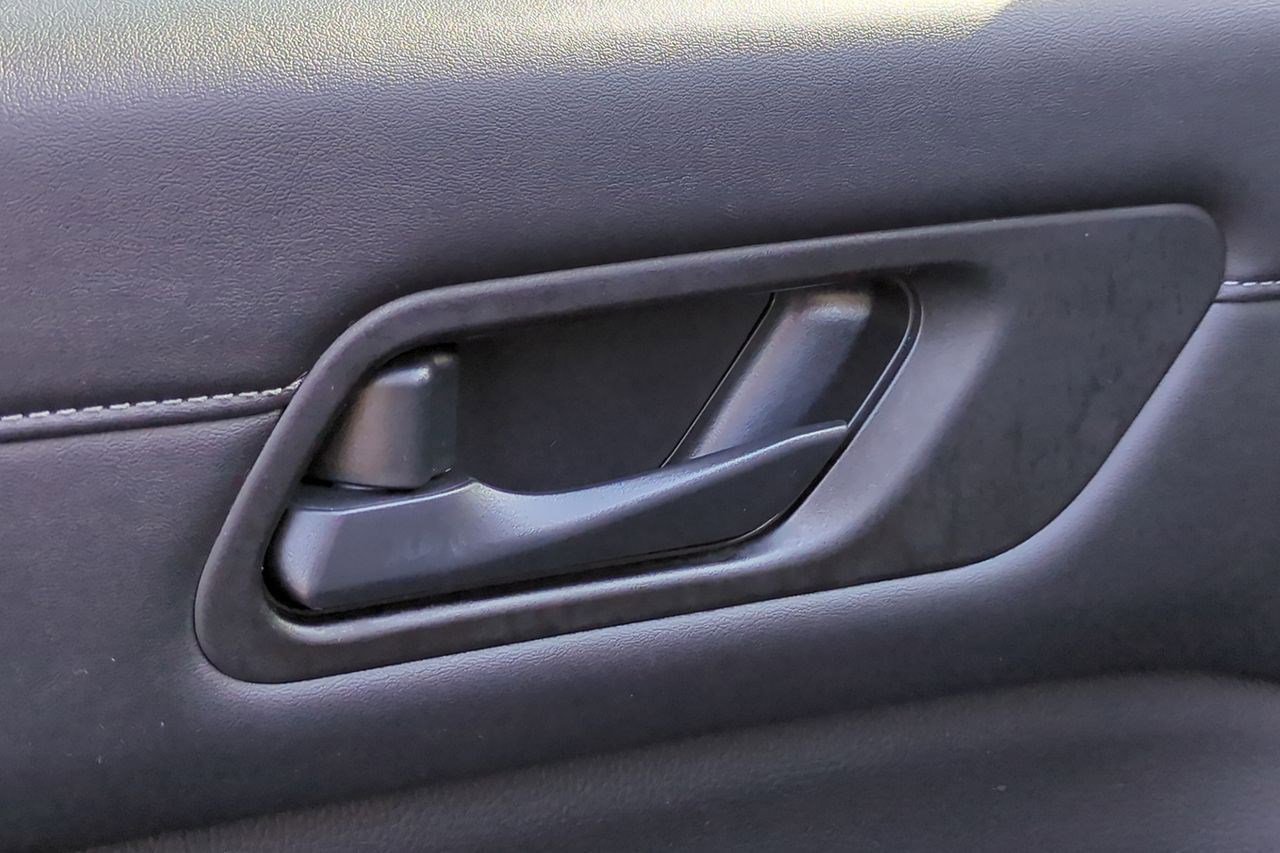 Certified 2023 Nissan Pathfinder SV FWD image 14
