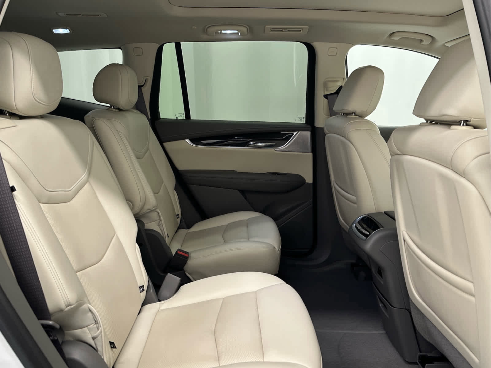 Used 2023 Cadillac XT6 Premium Luxury w/ Technology Package image 22