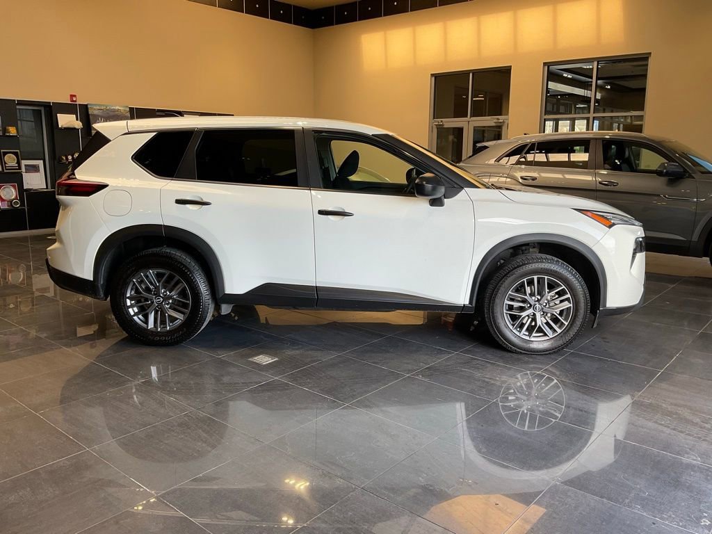 Used 2024 Nissan Rogue S image 6