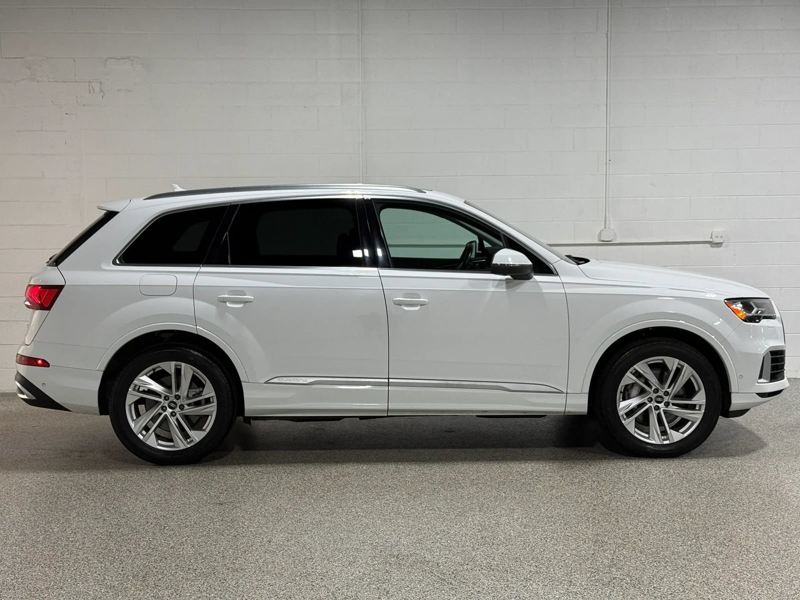 Used 2021 Audi Q7 3.0T Premium Plus AWD/4WD image 5