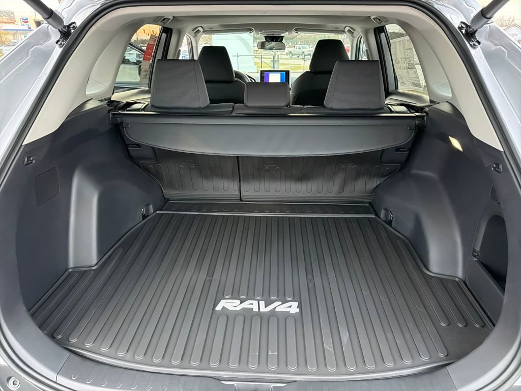 New 2025 Toyota RAV4 XLE image 22
