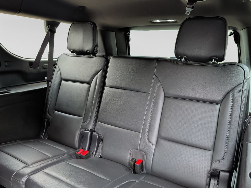 Used 2025 GMC Yukon XL Denali AWD/4WD image 33
