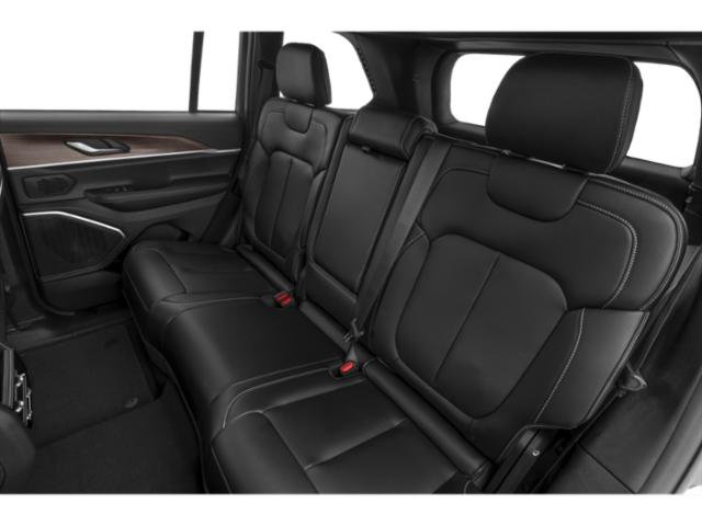New 2027 Jeep Grand Cherokee Limited RWD image 9
